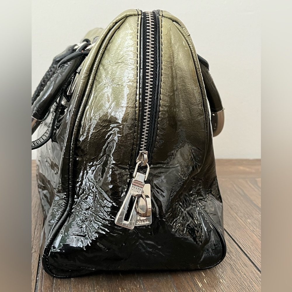 Vintage Prada Vernice Sfumata Bauletto Bag
Handles have decorative hardware. - Picture 3 of 15